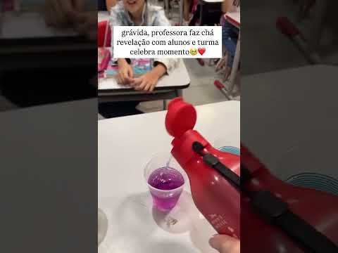 Essas professora grávida fez o seu chá revelação com os seus aluninhos e a reação foi linda...