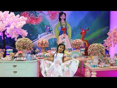 A FESTA DE ANIVERSÁRIO DA ALICE