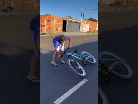 O DONO DA BIKE ESTÁ CHEGANDO