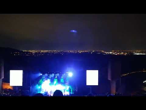 Nine Inch Nails - This Isn't The Place