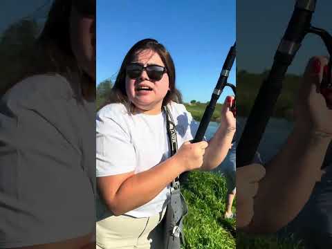 Моя дочь поймала сумку с расч*енёнкой в реке..😱🎣🎒