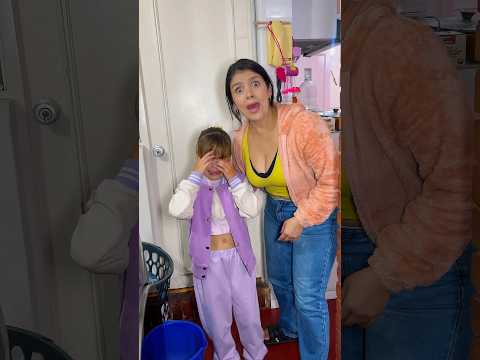 LAS MADRES SIEMPRE PROTEGEN A SUS HIJOS #shortviral #humor #familiaibañez #comedia