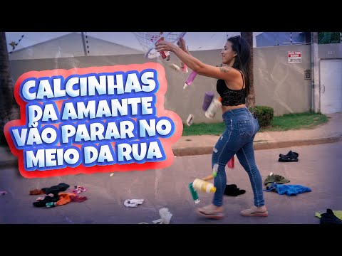 Ela jogou as calcinhas da amante no meio da rua