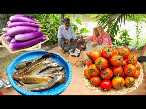 Kumra Bore Begun Tomato Diye Deshi Magur Macher Jhol Ranna Brinjal Tomato With Country Catfish Curry