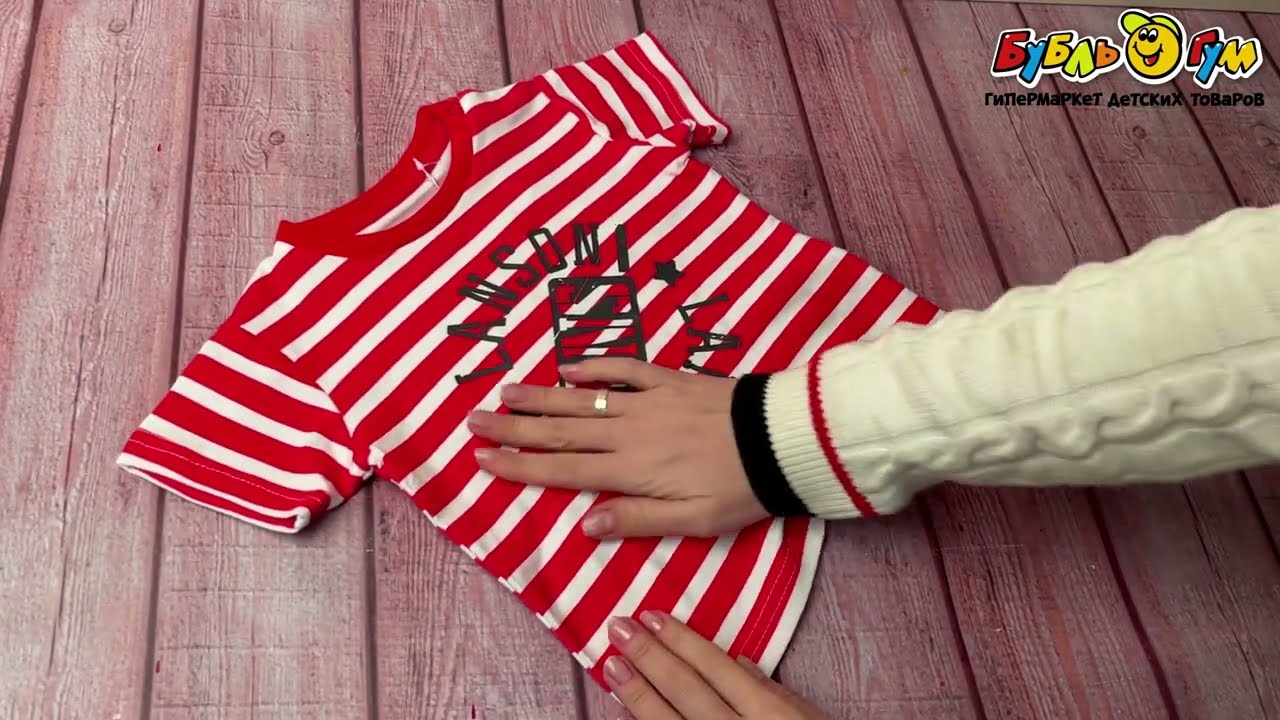 Футболка Lanson Kids с круговой надписью в полоску красная - видео