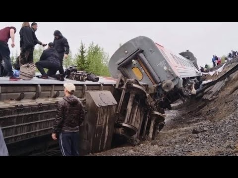 Пассажирский поезд Воркута-Новороссийск сошли с рельсов.В Перми на Пороховом заводе произошёл взрыв.