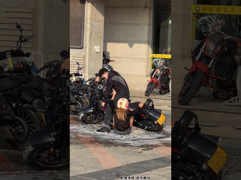 😭लड़की ने बाइक से नीचे कैसे गिरी🙏 #shortvideo #facts