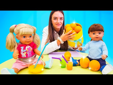 Pretend to play cooking fresh juice for baby dolls | Videos for kids with toys for children