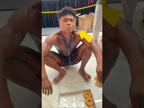 Bodybuilder Went Mad To Eat ๐