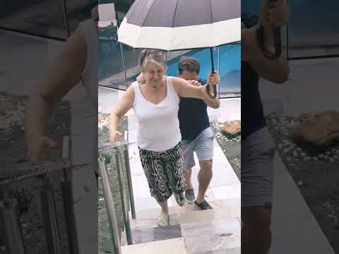 Leonardo, com sua sogra Dona Eponina. Kkkkkk