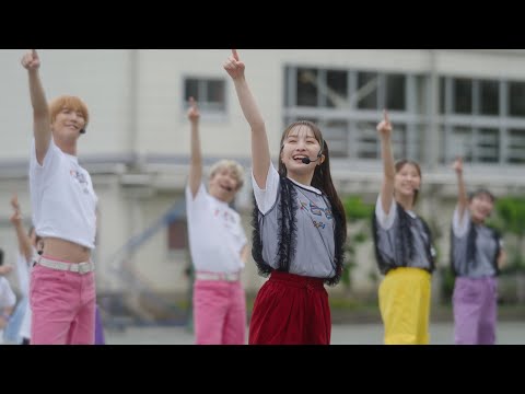 ももクロが小学校で子どもたちと合唱&ダンス!1⽇限定の「ももフマ⼩学校」の様⼦に密着