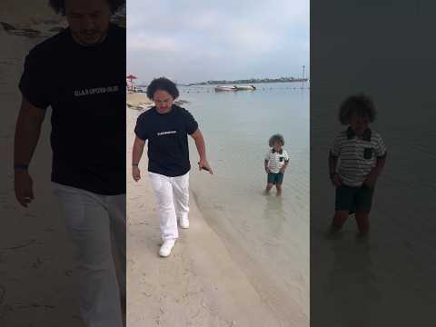 لما تروح مصيف مع ابنك 🤦🏻‍♂️😂