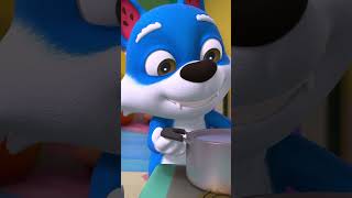The Noodle Song! 🍜 Hilarious CoComelon Moments #shorts #cocomelon