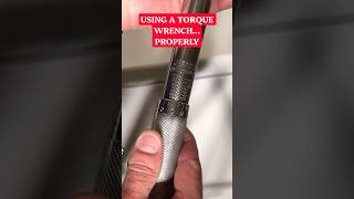HOW TO PROPERLY USE A TORQUE WRENCH #mechanic #tools #automobile