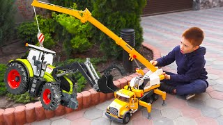 Damian in Trouble! The Crane Saves the Tractor Stuck in Mud