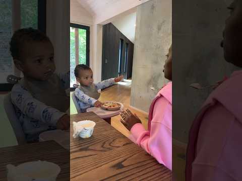 How I get my TODDLER to eat his food #shorts