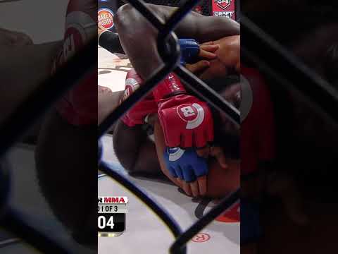 How did Kimbo Slice get out of that lock?! 😵 #MMA #Bellator #Shorts