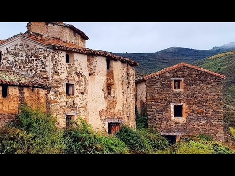 SOLO en un PUEBLO ABANDONADO desde los AÑOS 70 - ¿Que PASÓ? | Sitios abandonados