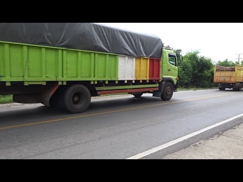 Camión Muy Cargado En Una Pendiente Alta - Arrancar en subida un camion cargado