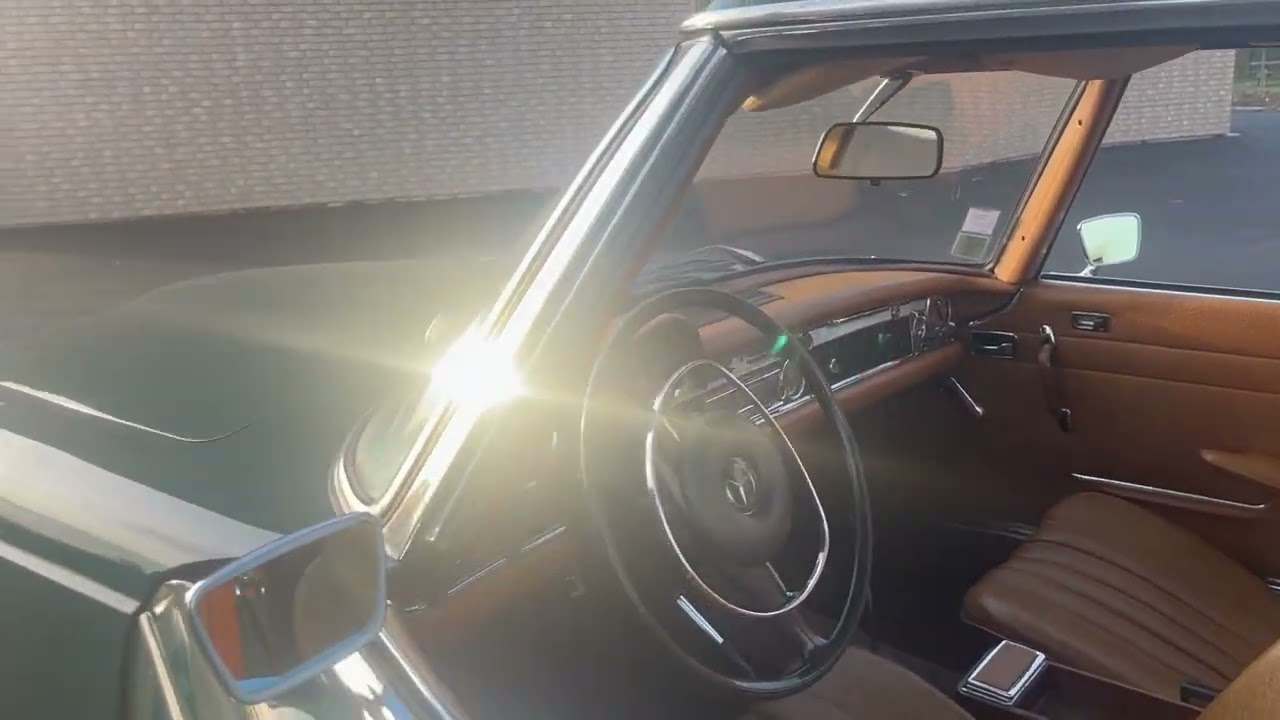 Video preview of Mercedes-Benz 280 SL (1968)