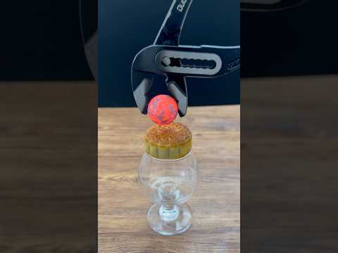 1000℃  Hot Metal Ball VS  Chinese mooncakes 🥮#satisfying#foryou#experiment