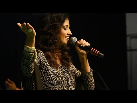 PAAN KHAYE SAIYAN HAMARO  /  BY SAMPADA GOSWAMI