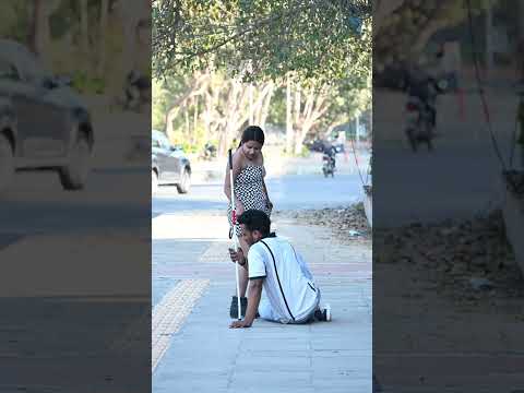 मैडम जी पीछे लटक गया काला नाग।😱😱#reels #comedy#comedyvideos #funny #shortvideos #viral #shorts