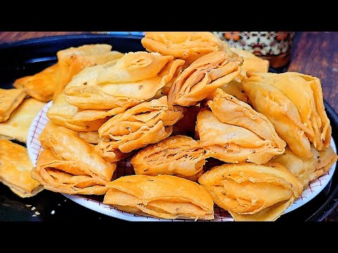 kadai mai bakery jaisa khari, ajwain khari, tea snacks, chai khari, mathri, fan recipe, puff pastry