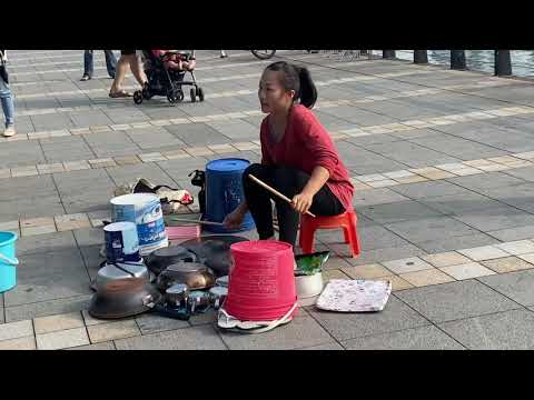 淡水的街頭藝人～好厲害！ - YouTube(2分12秒)