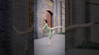 “从前车马很慢，书信很远，一生只够爱一个人……” A letter in motion 💌 Soft steps, unsaid words. #LoveInSilence #DanceShorts