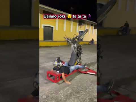 Roki y las suyas 😛😅#shortvideo  #shortsfeed  #parati #stunt  #motos