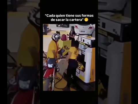 Que forma de sacar la cartera es esa? #comedia #humor #shorts