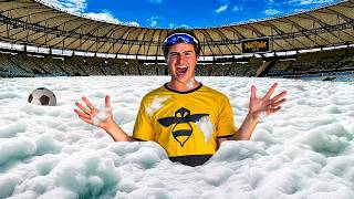ENCHI UM CAMPO DE FUTEBOL COM ESPUMA