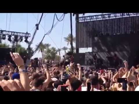 Justin Bieber Leaves His Worries Behind To Surprise Coachella With Chance The Rapper! Watch Their Confident Duet HERE!