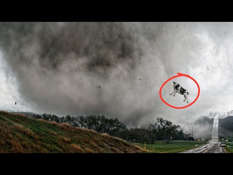 9 Shocking Tornado Moments Caught on Camera #2