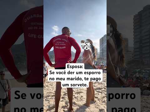Ele se arriscou no mar, a esposa ficou com medo dele se afogar na praia e pediu ajuda. #mar #praia