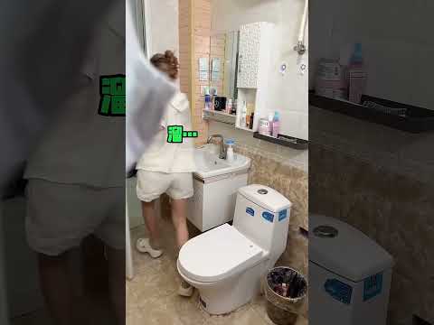 给老姐做了个“可乐喷泉”，老姐白色裤子秒变脏，老姐心疼坏了！ #搞笑 #funny