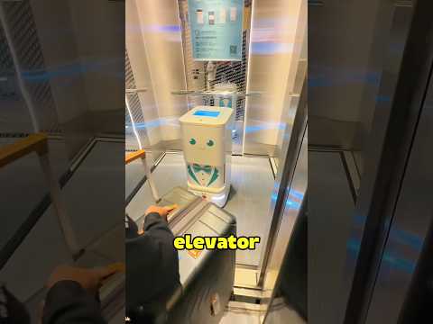 Japan Cute Delivery Robot 😳