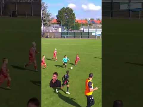 Con tocar un balón se sabe si es buen futbolista o no * PORTERO O DELANTERO * #futbol #shorts