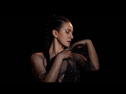 LARA MORR - Spomaliť čas [Official Music Video]
