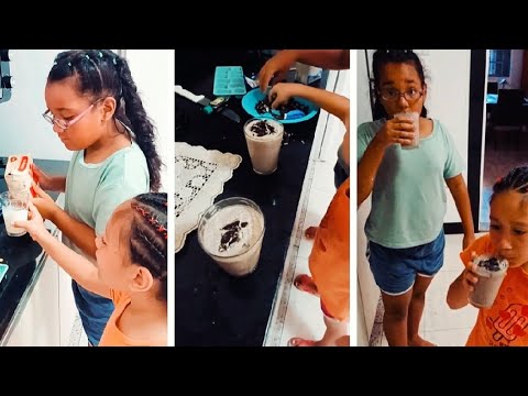 Juju e Allanna fazendo milk-shake  de oreo