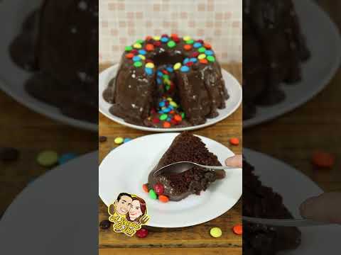 BOLO DE CHOCOLATE COM CONFEITOS DE CHOCOLATE - PARA FAZER NAS FÉRIAS