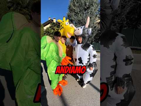 SIAMO ENTRATI IN UN SUPERMERCATO VESTITI DA ANIMALI😂🐄