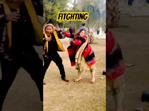 Bag throw pranks #funny #pranks #comedy #gulfamgolden #funnyvideos #funnypranks #goldigarprank