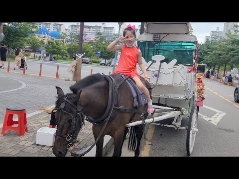 말 마차를 타러 가볼까요!! 서은이의 진짜 말이 끄는 마차 체험 말 당근 주기  영어 동요 Wheels on the Bus Horse Carriage