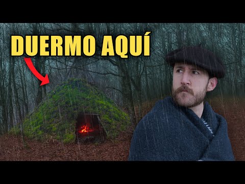 Dormir en el Bosque SÍ es Cómodo - Construyo un Refugio TIPI