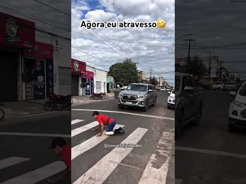 Agora eu atravesso🤣 #humor #piadascurtas #memes #piadasrapidas #comedia #funil #piseiro