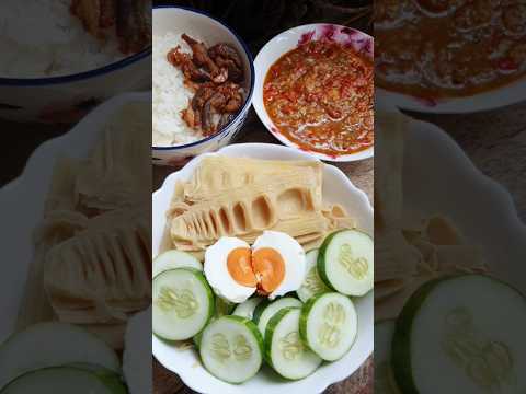 "น้ำพริกผัก"