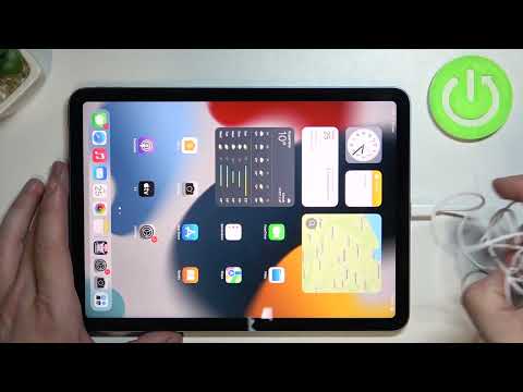 (ENGLISH) How to Connect Headphones with iPad Air 2022 - Apple iPad Air 5th Gen WiFi