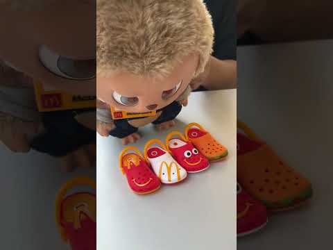 BANTUIN LABUBU GAES PILIH CROCS WARNA APA YA ? 👀 #labubu #popmart #mcdonalds #crocs #happymeal
